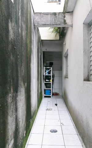Casa à venda com 249m², 4 quartos e 6 vagas Casa à venda com 249m², 4 quartos e 6 vagasCorredor