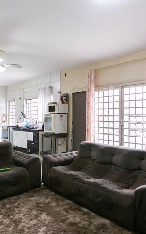 Casa à venda com 249m², 4 quartos e 6 vagas Casa à venda com 249m², 4 quartos e 6 vagasSala 1