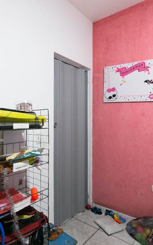 Casa à venda com 249m², 4 quartos e 6 vagas Casa à venda com 249m², 4 quartos e 6 vagasQuarto 3
