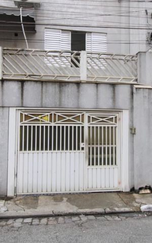Casa para alugar com 112m², 2 quartos e 3 vagasFachada 