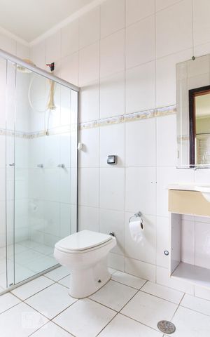 Casa para alugar com 220m², 3 quartos e 3 vagasBanheiro da Suíte 1
