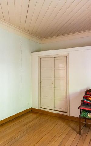 Casa à venda com 404m², 2 quartos e 3 vagas Casa à venda com 404m², 2 quartos e 3 vagasQuarto 2