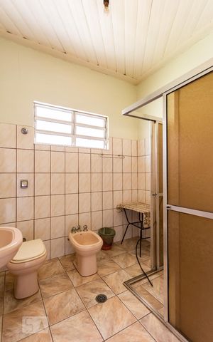 Casa à venda com 404m², 2 quartos e 3 vagas Casa à venda com 404m², 2 quartos e 3 vagasBanheiro