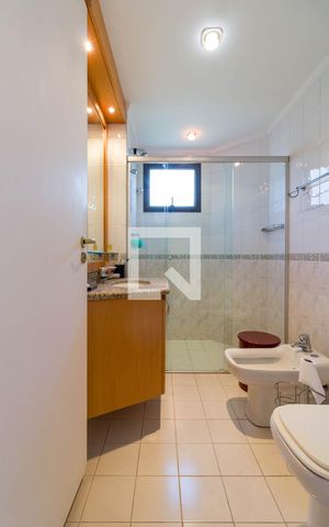 Apartamento à venda com 250m², 4 quartos e 4 vagasBanheiro do Quarto 3