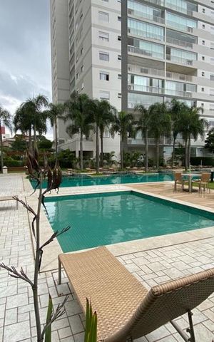 Apartamento à venda com 110m², 3 quartos e 2 vagas Apartamento à venda com 110m², 3 quartos e 2 vagasÁrea comum - Piscina