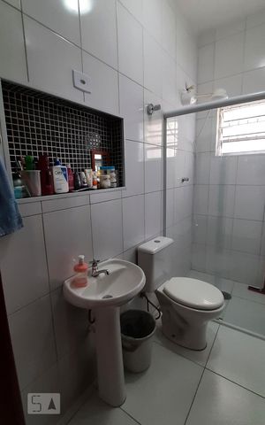 Casa à venda com 150m², 5 quartos e 1 vagaBanheiro