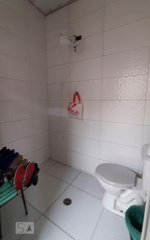 Casa à venda com 150m², 5 quartos e 1 vagaBanheiro