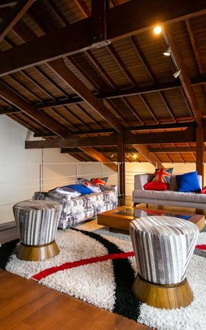 Casa à venda com 345m², 4 quartos e 8 vagas Casa à venda com 345m², 4 quartos e 8 vagasSala da lareira