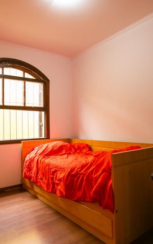 Casa à venda com 345m², 4 quartos e 8 vagas Casa à venda com 345m², 4 quartos e 8 vagasQuarto 2