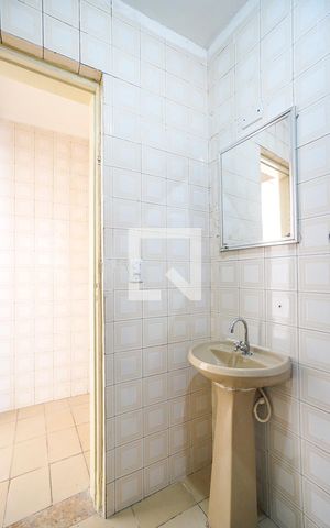 Casa de condomínio à venda com 376m², 1 quarto e 2 vagas Casa de condomínio à venda com 376m², 1 quarto e 2 vagasBanheiro