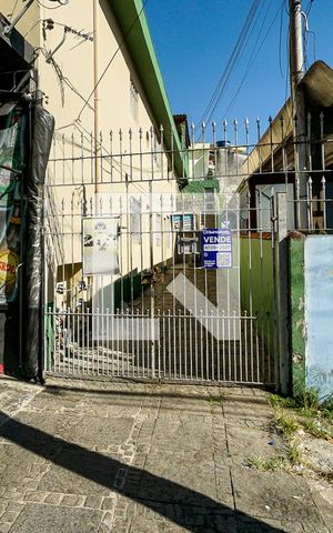 Casa de condomínio à venda com 376m², 1 quarto e 2 vagas Casa de condomínio à venda com 376m², 1 quarto e 2 vagasFachada/ Placa