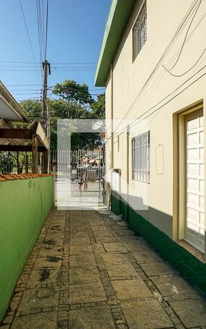 Casa de condomínio à venda com 376m², 1 quarto e 2 vagas Casa de condomínio à venda com 376m², 1 quarto e 2 vagasQuintal