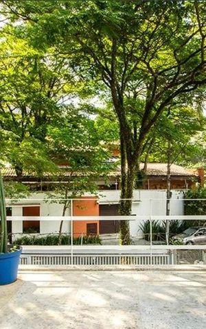 Casa à venda com 720m², 4 quartos e 4 vagasÁrea Externa