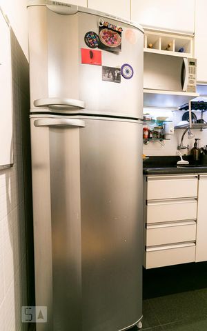 Apartamento para alugar com 50m², 2 quartos e 1 vagaCozinha - Geladeira