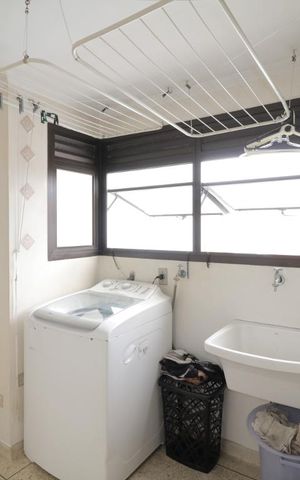 Apartamento à venda com 115m², 2 quartos e 2 vagasArea de serviço 