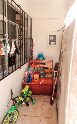 Casa de condomínio à venda com 204m², 6 quartos e 1 vaga Casa de condomínio à venda com 204m², 6 quartos e 1 vagaVaranda