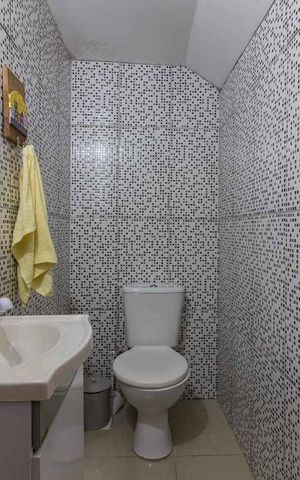Casa à venda com 225m², 2 quartos e 2 vagas Casa à venda com 225m², 2 quartos e 2 vagasLavabo