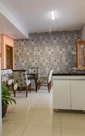 Casa à venda com 225m², 2 quartos e 2 vagas Casa à venda com 225m², 2 quartos e 2 vagasCozinha