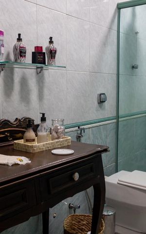 Casa à venda com 130m², 3 quartos e sem vagaBanheiro do Corredor