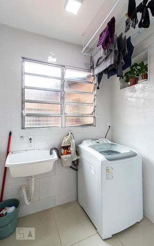 Casa à venda com 179m², 1 quarto e sem vagaÁrea de serviço