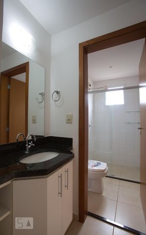 Apartamento para alugar com 73m², 2 quartos e 2 vagasBanheiro social