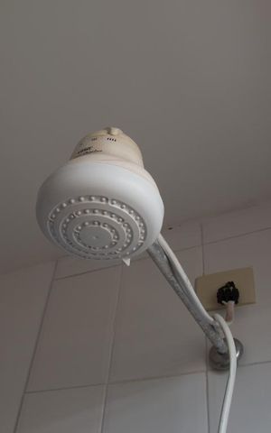 Apartamento para alugar com 73m², 2 quartos e 2 vagasBanheiro social - chuveiro