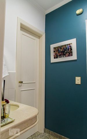 Casa à venda com 175m², 3 quartos e 2 vagas Casa à venda com 175m², 3 quartos e 2 vagasLavabo