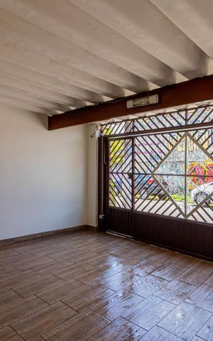 Casa à venda com 153m², 3 quartos e 3 vagas Casa à venda com 153m², 3 quartos e 3 vagasgaragem