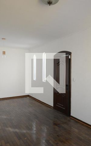 Casa para alugar com 230m², 4 quartos e 2 vagasSala