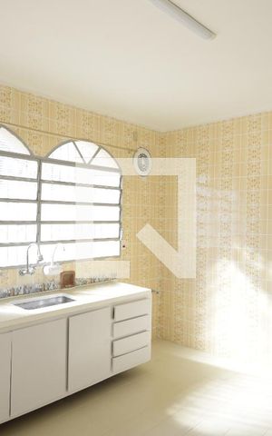Casa para alugar com 230m², 4 quartos e 2 vagasCozinha