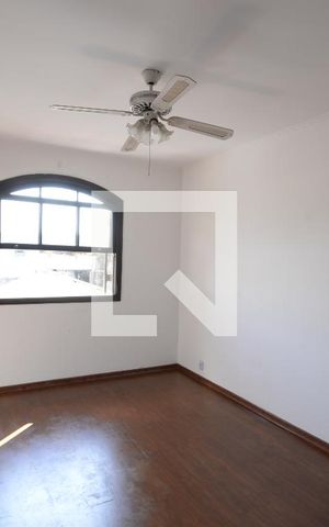 Casa para alugar com 230m², 4 quartos e 2 vagasSuíte 3