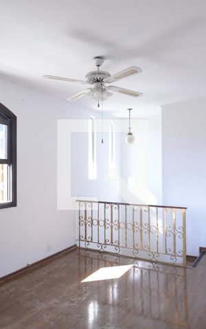 Casa para alugar com 230m², 4 quartos e 2 vagasSala de estar - Segundo Andar