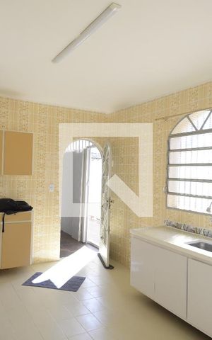 Casa para alugar com 230m², 4 quartos e 2 vagasCozinha