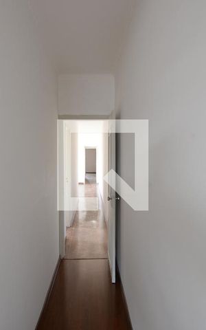 Casa para alugar com 230m², 4 quartos e 2 vagasCorredor - Segundo Andar