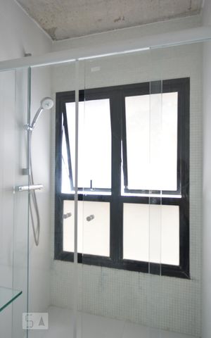 Apartamento à venda com 69m², 2 quartos e 2 vagasBanheiro da suite