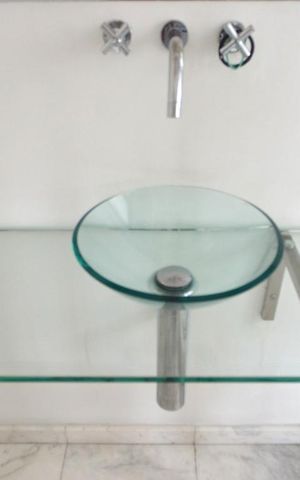 Apartamento à venda com 69m², 2 quartos e 2 vagasBanheiro da suite