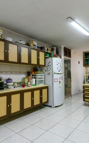 Casa à venda com 350m², 3 quartos e 4 vagasCozinha 