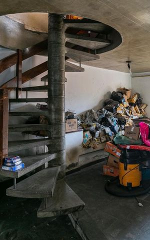 Casa à venda com 350m², 3 quartos e 4 vagasGaragem