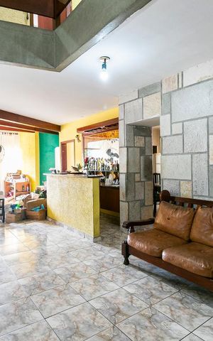 Casa à venda com 350m², 3 quartos e 4 vagasSala