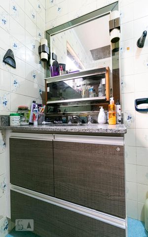 Casa à venda com 350m², 3 quartos e 4 vagasSuíte 2 - Banheiro