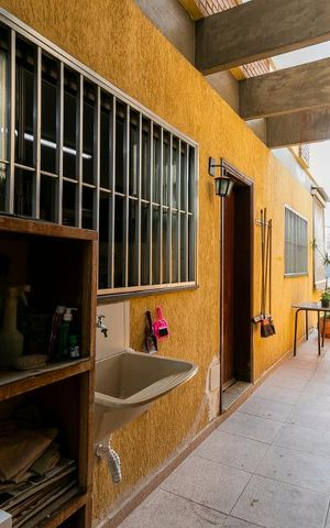Casa à venda com 350m², 3 quartos e 4 vagasÁrea de Serviço