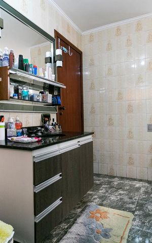 Casa à venda com 350m², 3 quartos e 4 vagasSuíte 1 - Banheiro