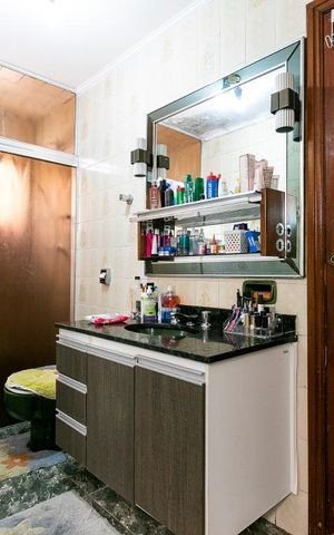 Casa à venda com 350m², 3 quartos e 4 vagasSuíte 1 - Banheiro