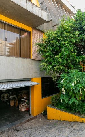 Casa à venda com 350m², 3 quartos e 4 vagasFachada
