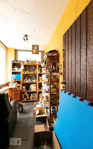 Casa à venda com 350m², 3 quartos e 4 vagasSala - Quarto
