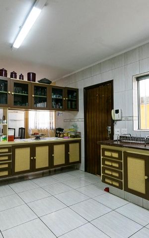 Casa à venda com 350m², 3 quartos e 4 vagasCozinha 
