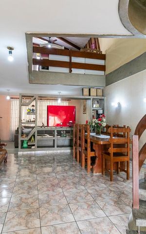 Casa à venda com 350m², 3 quartos e 4 vagasSala