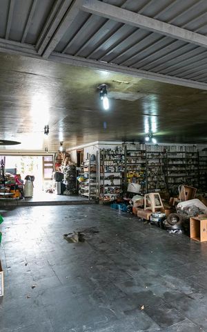 Casa à venda com 350m², 3 quartos e 4 vagasGaragem