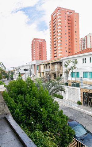 Casa à venda com 350m², 3 quartos e 4 vagasHall de Acesso aos Quartos - Varanda
