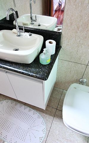 Casa à venda com 214m², 3 quartos e 2 vagasBanheiro do  Quarto 2 - Suíte